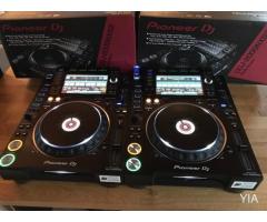 2x Pioneer CDJ-2000NXS2 + 1x DJM-900NXS2 mixer === 1899 EUR , Whatsapp Chat : +27837724253