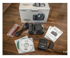 Canon EOS 5D Mark IV Camera= $1200 y Canon EOS 90D Camera + EF-S 18-135mm f/3.5-5.6 IS USM = $700