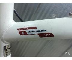 Bicicleta MTB Racer traída desde Suiza