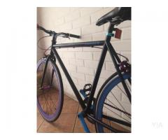 Lahsen fixie negra-morada